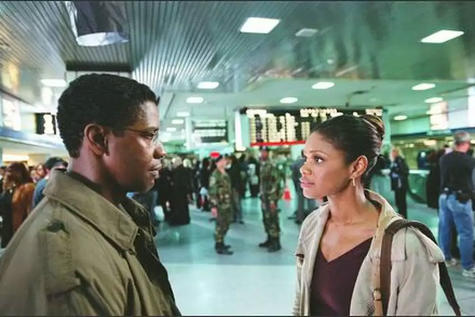 Suffering from disorienting, frightening hallucinations, Marco (Denzel Washington) is befriended by Rosie (Kimberly Elise), who introduces herself as a clerk from his corner grocery store.